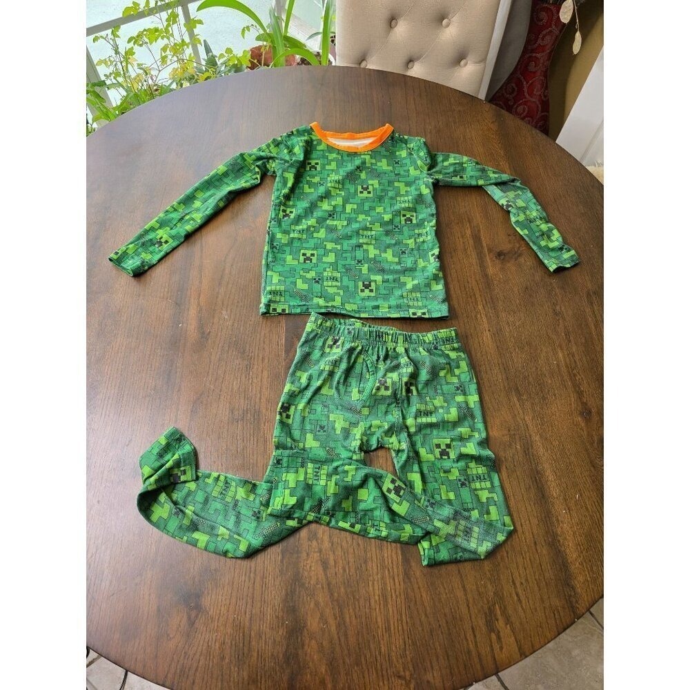 Minecraft Kids Pajama Set Creeper Design Long Sleeve & Pants Green Pixelated Pri